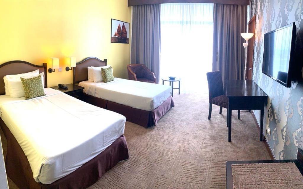 Ehsan Seaview Hotel Петалинг Джая Екстериор снимка