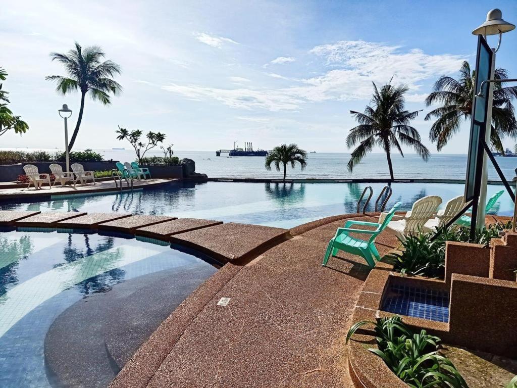 Ehsan Seaview Hotel Петалинг Джая Екстериор снимка