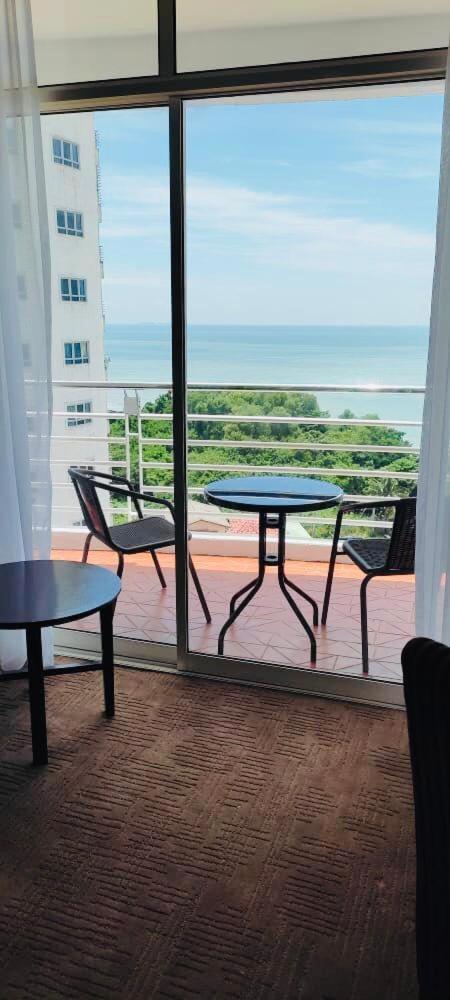 Ehsan Seaview Hotel Петалинг Джая Екстериор снимка