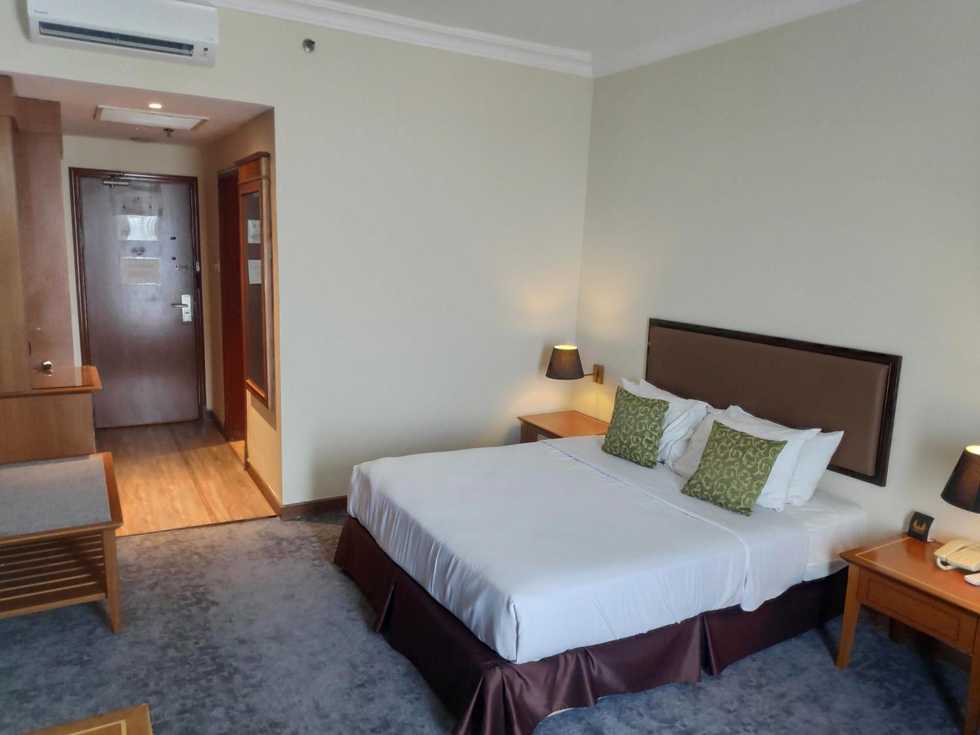 Ehsan Seaview Hotel Петалинг Джая Екстериор снимка