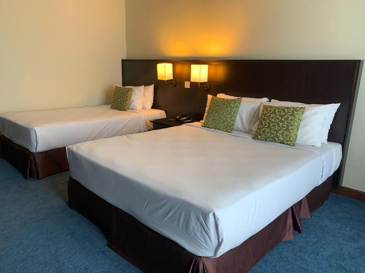 Ehsan Seaview Hotel Петалинг Джая Екстериор снимка