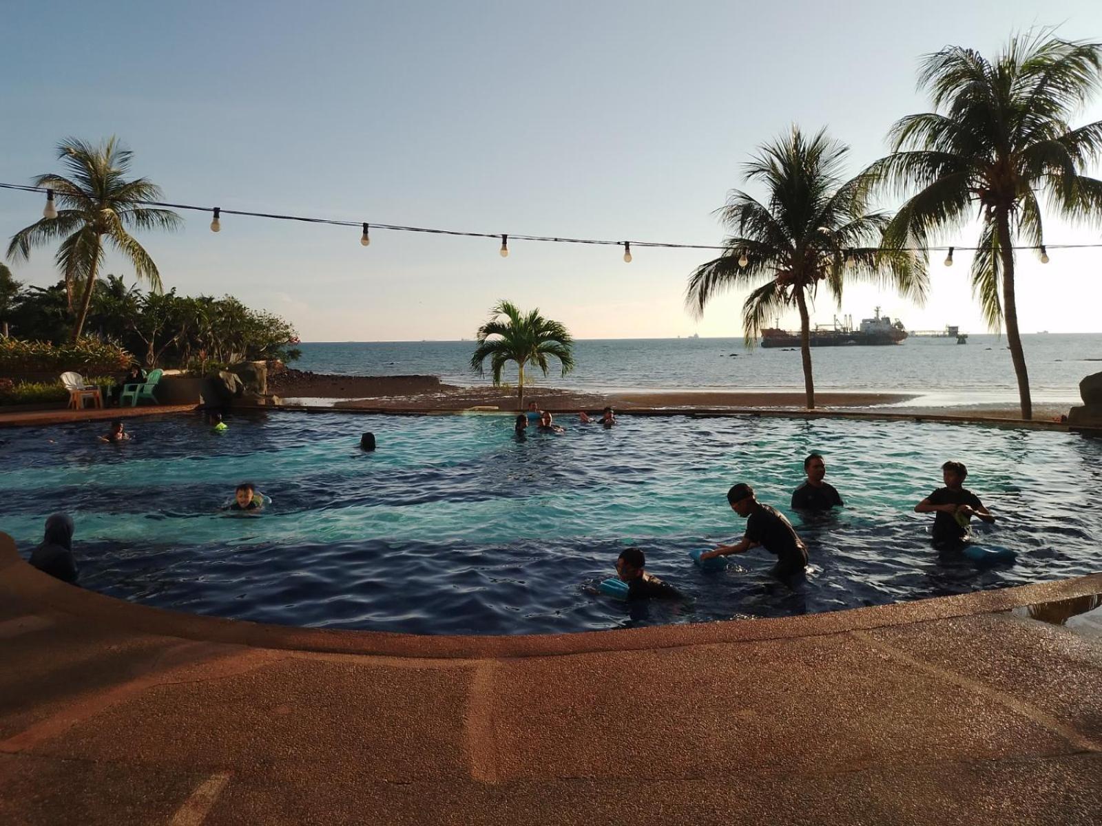 Ehsan Seaview Hotel Петалинг Джая Екстериор снимка
